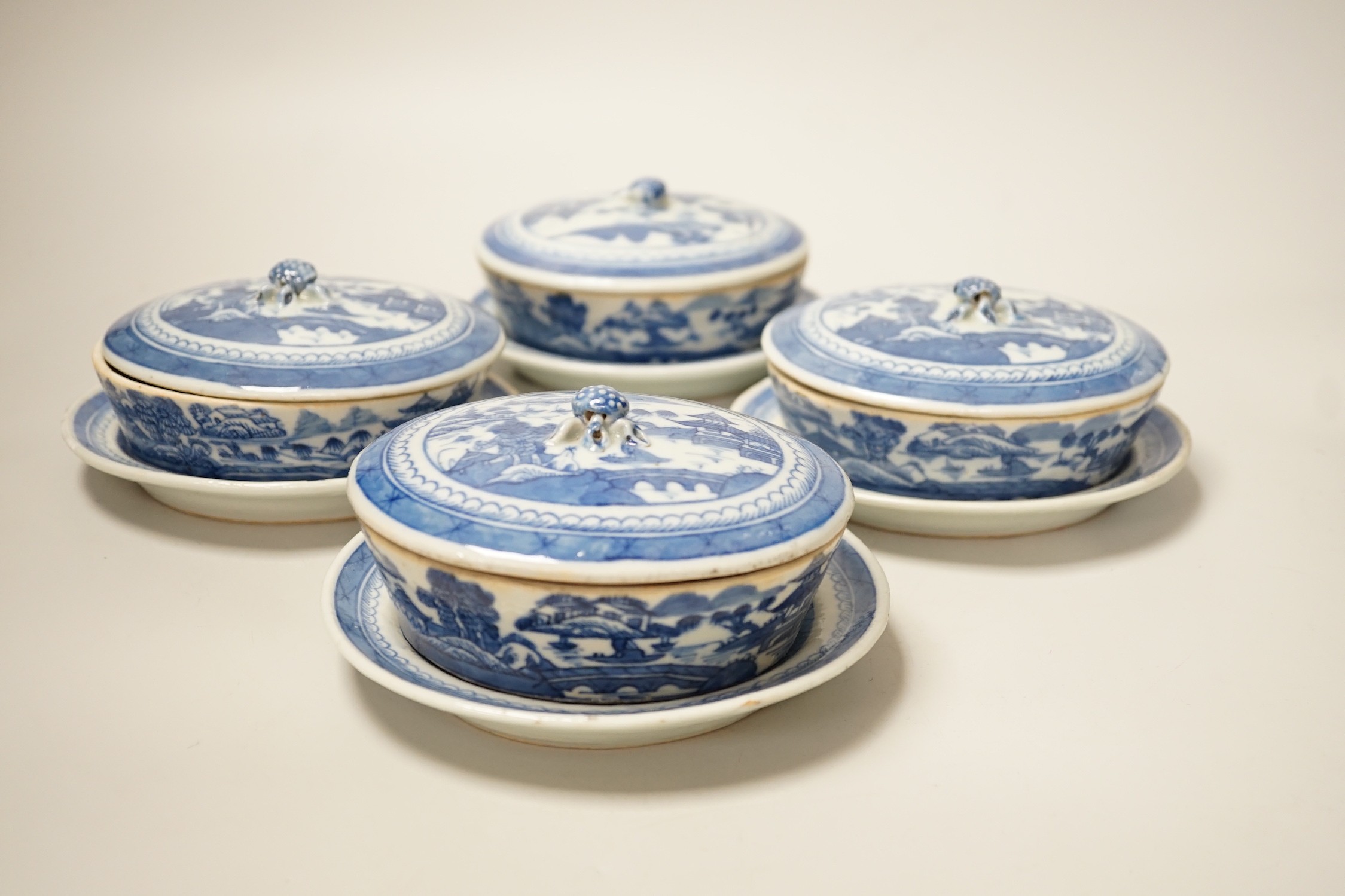 A set of four Chinese Export sauce tureens on stands, early 19th century. 7.5cm tall